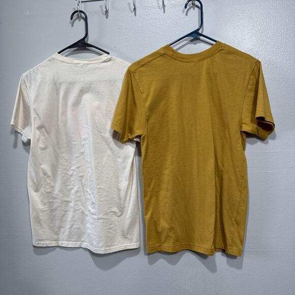 Lot Of 2 Mens T-Shirt Short Sleeve Graphic Tee Solid Size S Mustard Yellow Beige - Picture 3 of 8